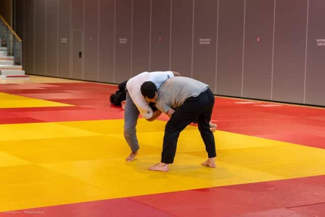 Lutte vs JJB : deux arts du grappling, deux philosophies