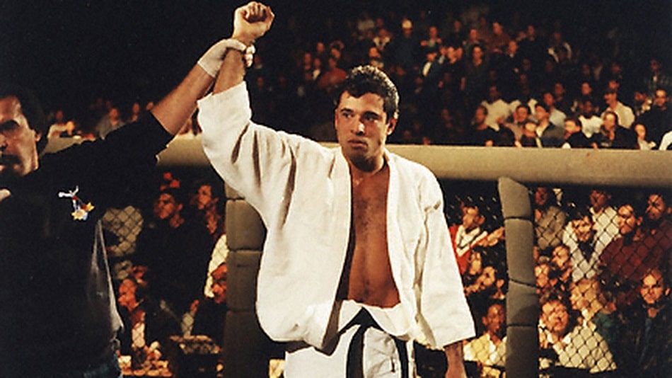 Royce Gracie après sa victoire à l’UFC 1 en 1993