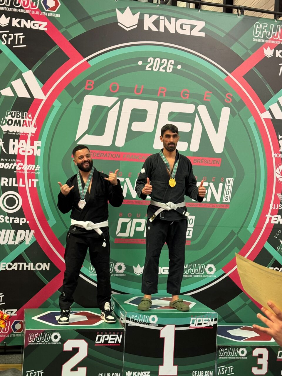 Podium jiu-jitsu brésilien Open Bourges 2026 avec médaillés