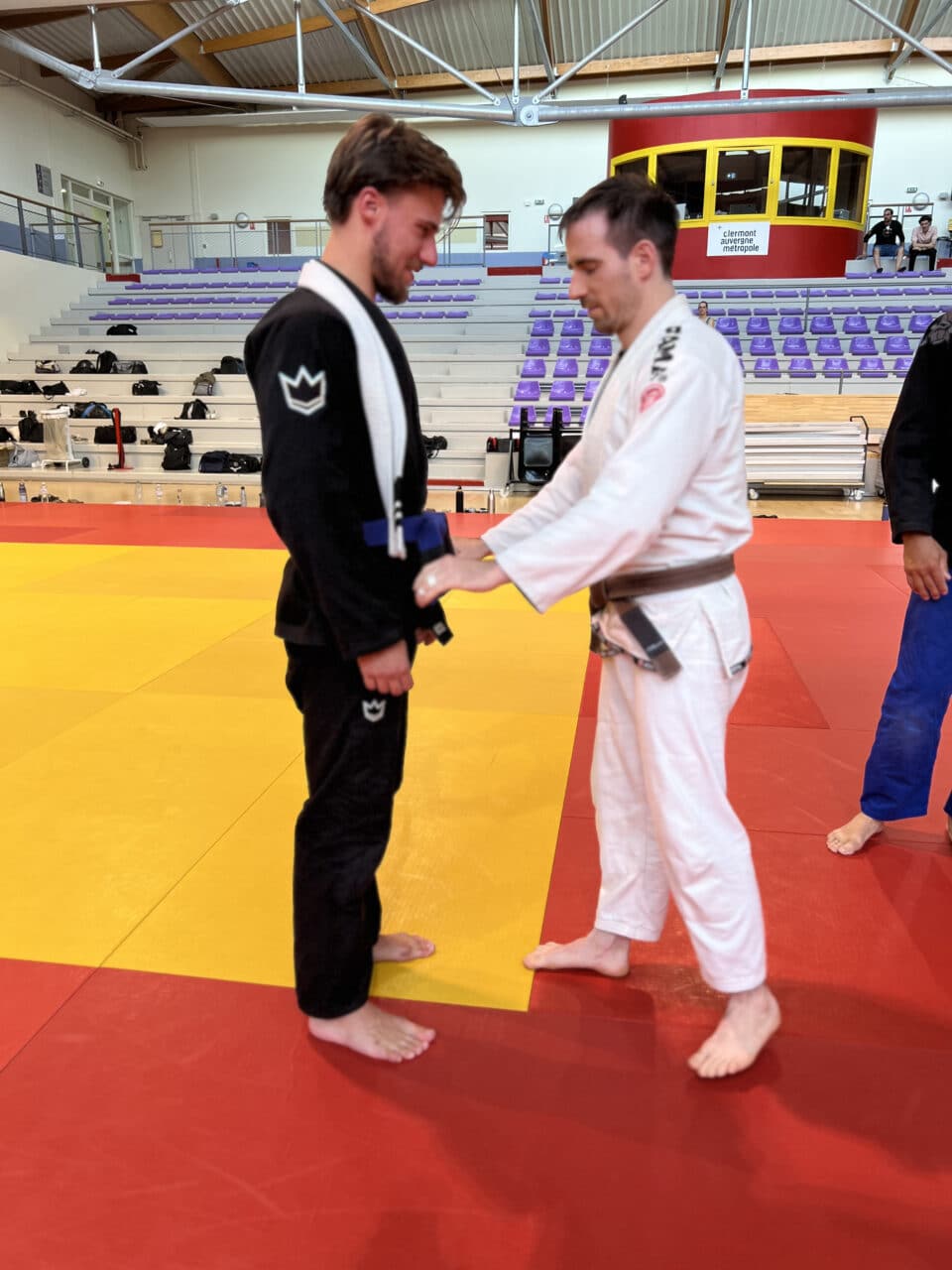 Remise de ceinture bleue en jiu-jitsu brésilien à Clermont-Ferrand