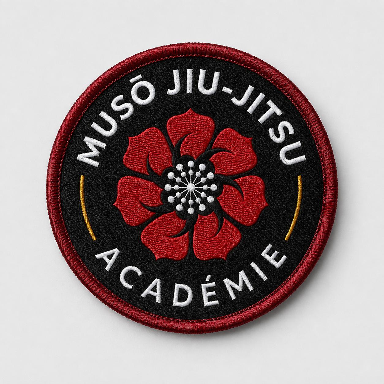 Patch brodé rond de l'Académie Musō Jiu-Jitsu fleur rouge
